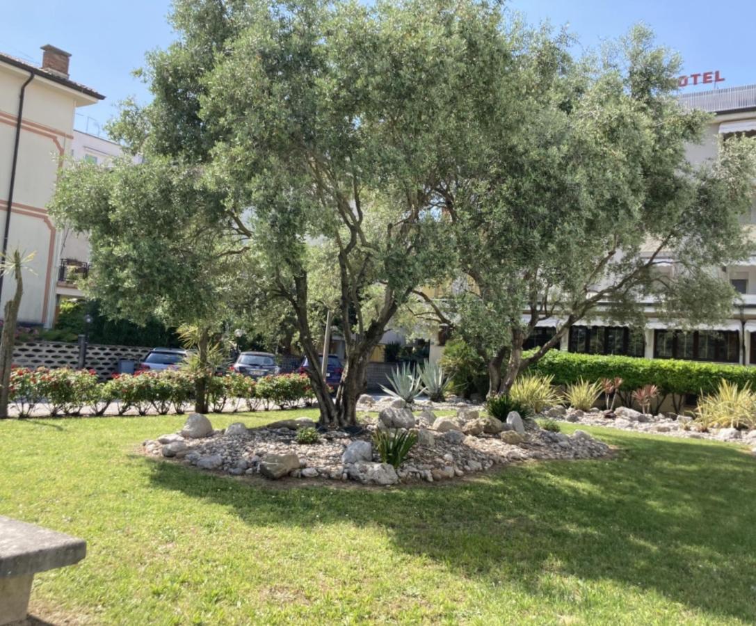 Villa Lisa - La Quiete E Il Profumo Del Mare Grado Luaran gambar